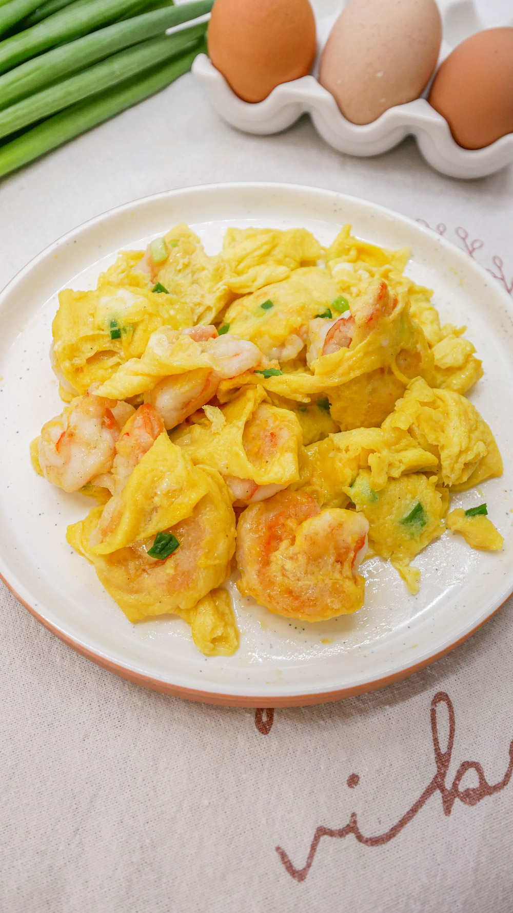 Chinese Scrambled Eggs with Shrimp - Jecca Chantilly