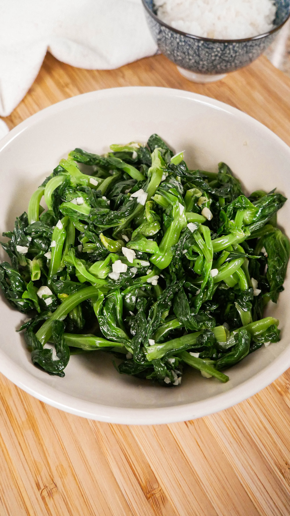 pea-shoots-with-garlic