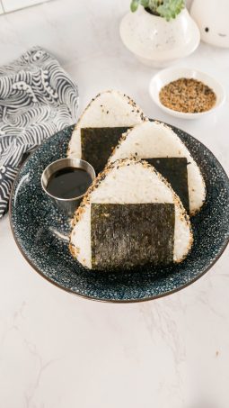 salted-salmon-onigiri